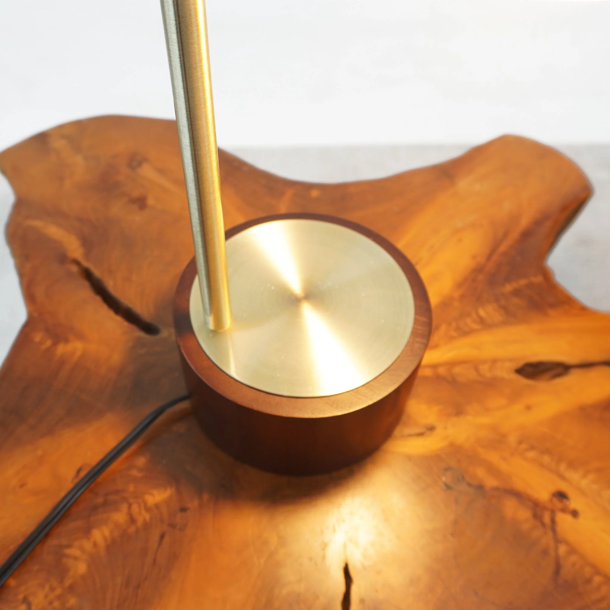 Luxeray - Globe Arched Table Lamp - Bronze - Image 3