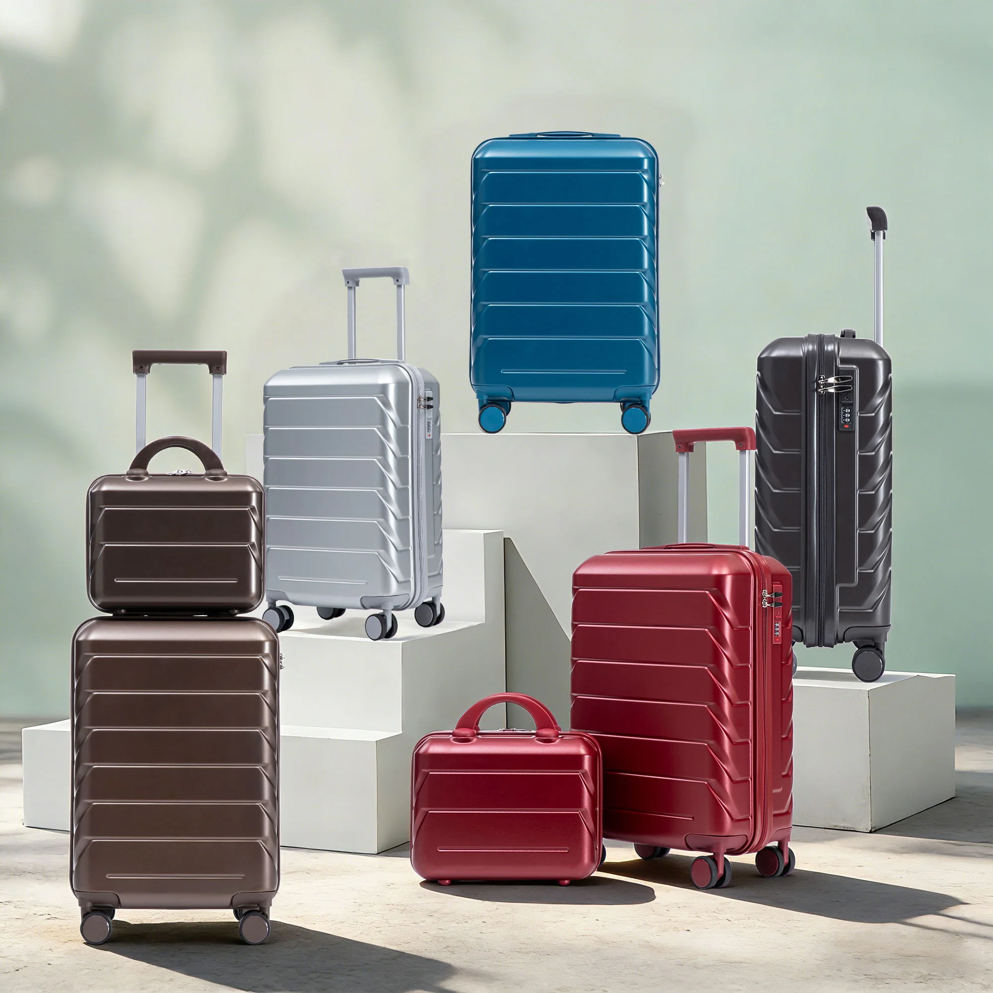 Spinner Luggage Set With Combination Lock - Image 12
