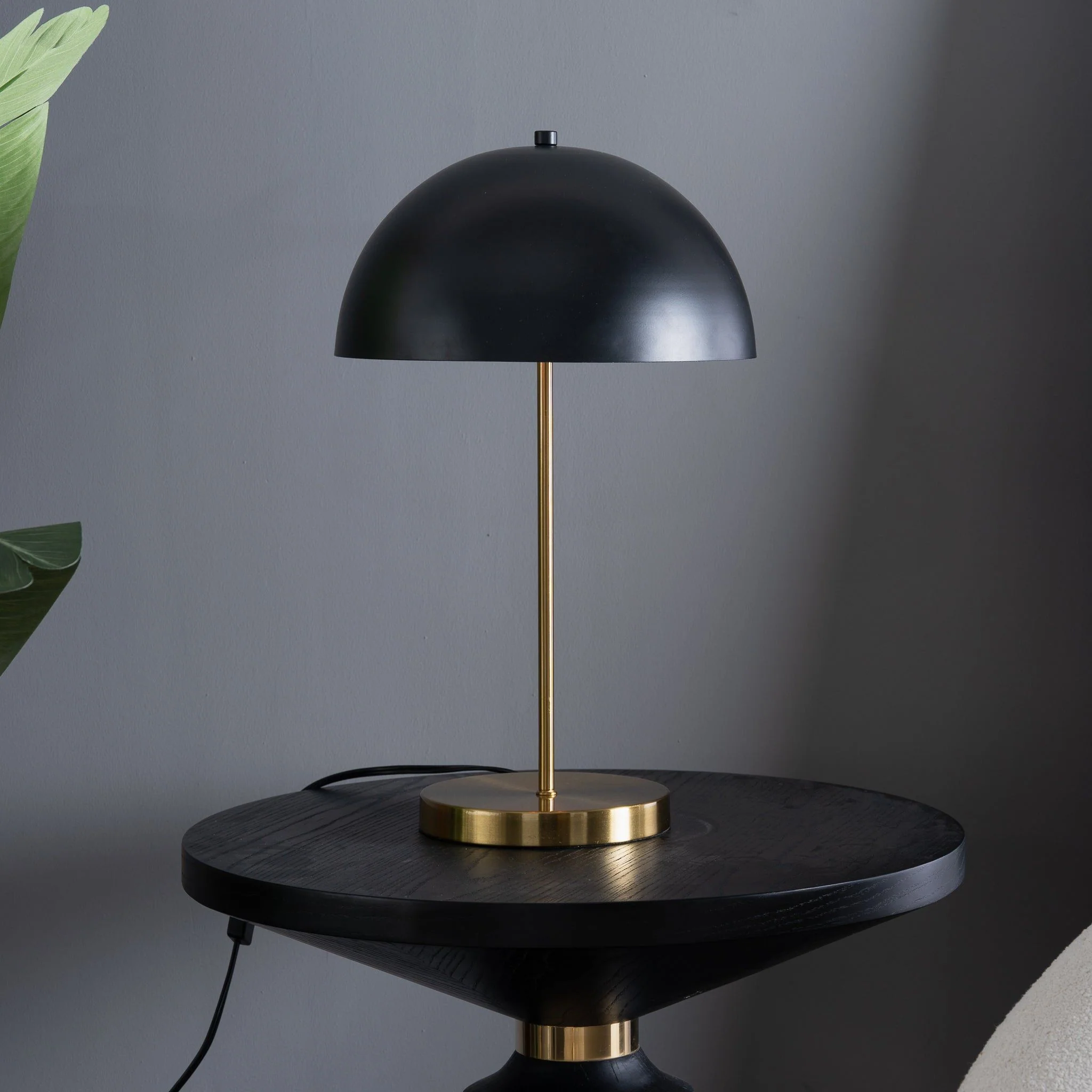 Stratos - Table Lamp - Gold - Image 3