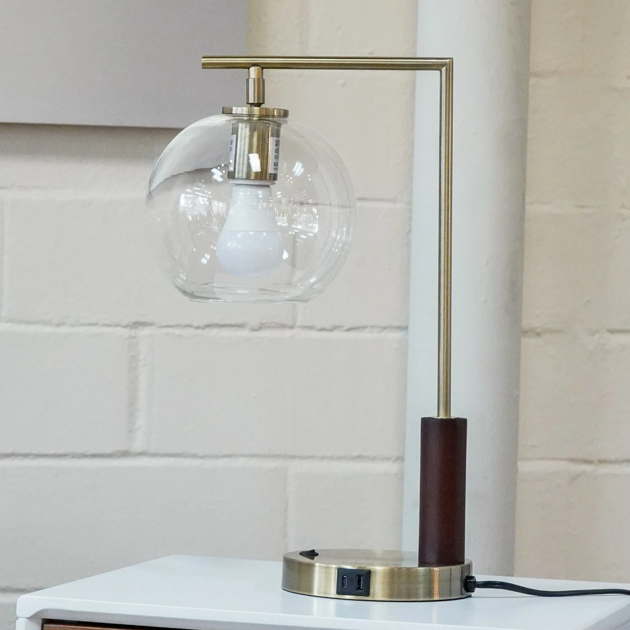 Villa - Desk Lamp - Gold - Image 3