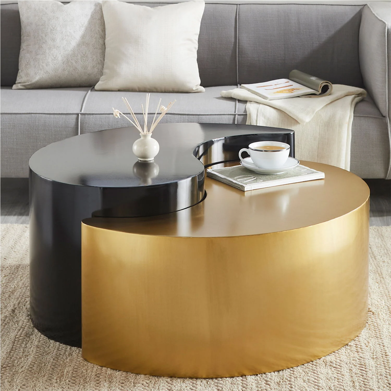 Ying Yang - Coffee Table - Gold / Black - Image 4