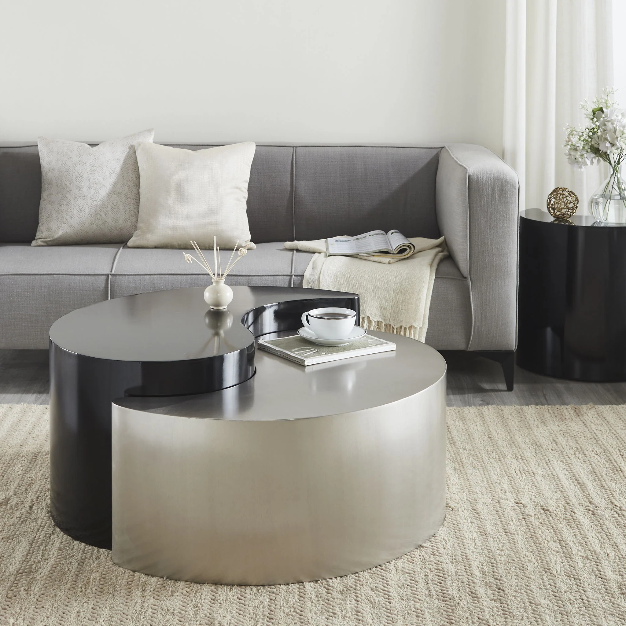Ying Yang - Table - Image 7